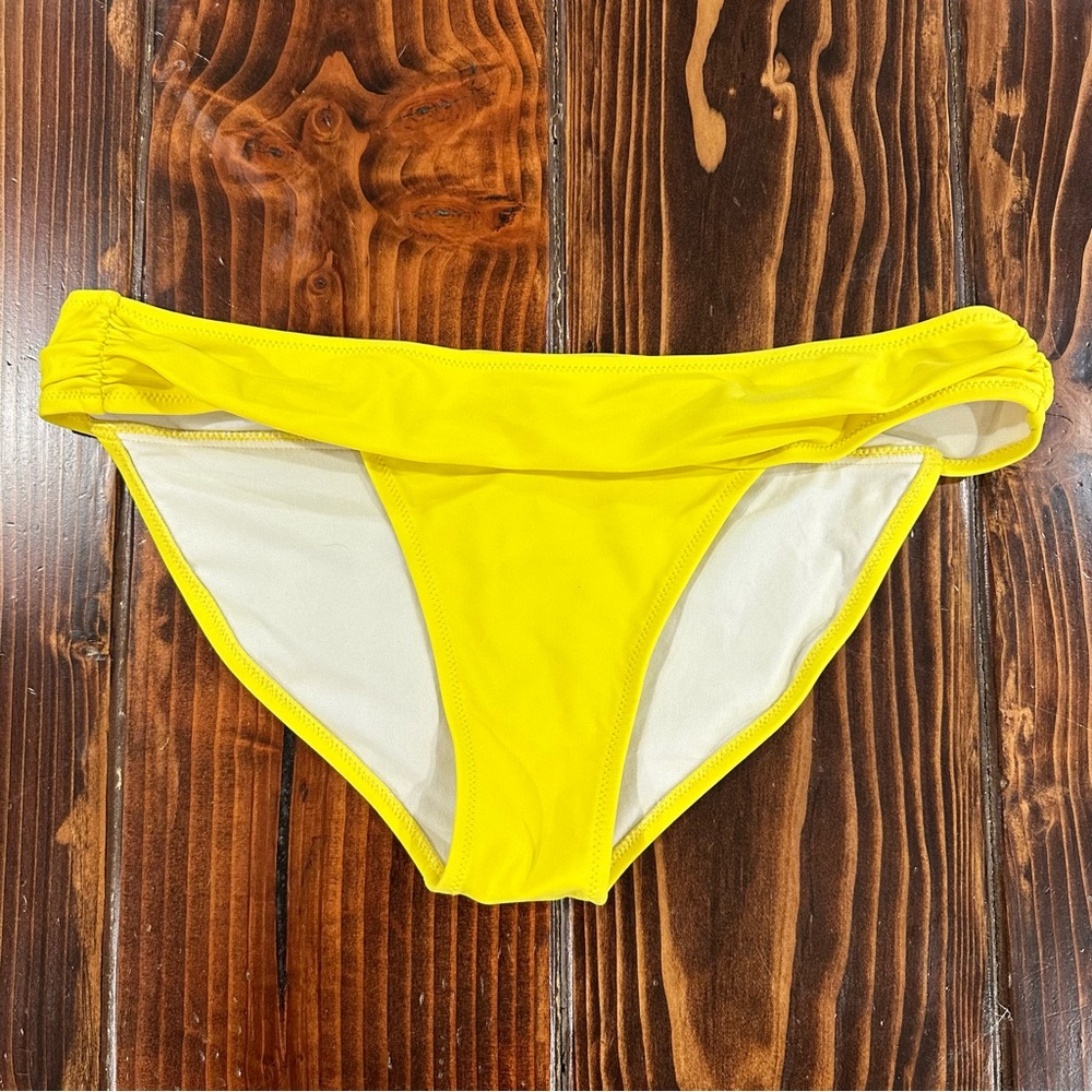 🌼 Yellow bikini bottoms 🌼 5/15 🌼